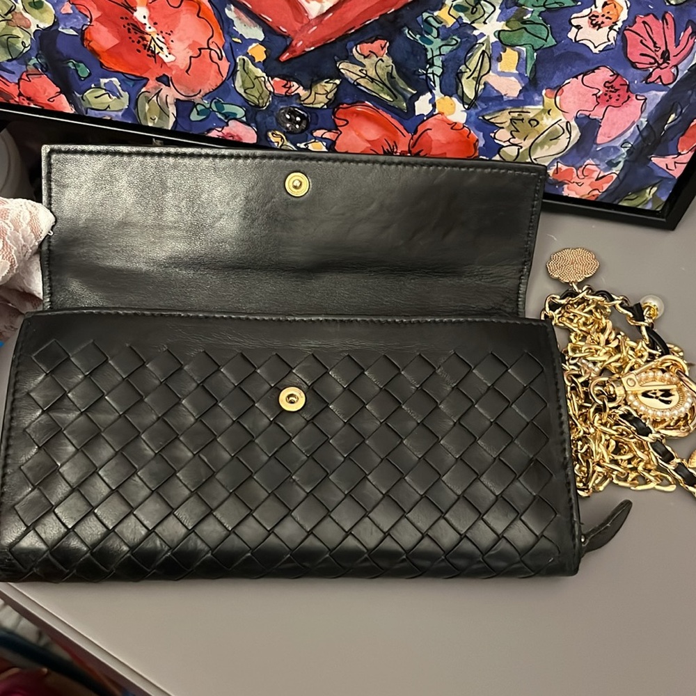 Bottega Veneta EUC Intrecciato Weave Leather Continental Wallet